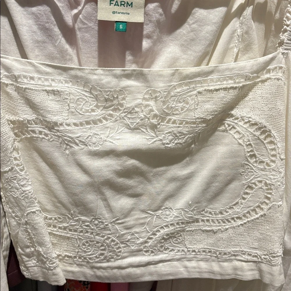 FARM Rio Women's White Embroidered Blouse - Picture 3 of 4